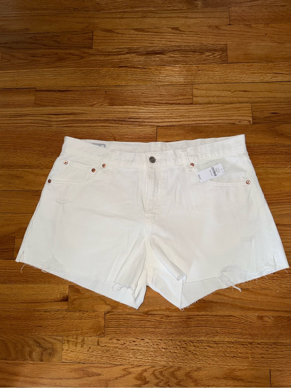 GAP White Denim Sightly Frayed Hem Shorts